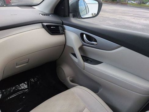 Certified 2020 Nissan Rogue Sport SV w/ Technology Package FWD image 17