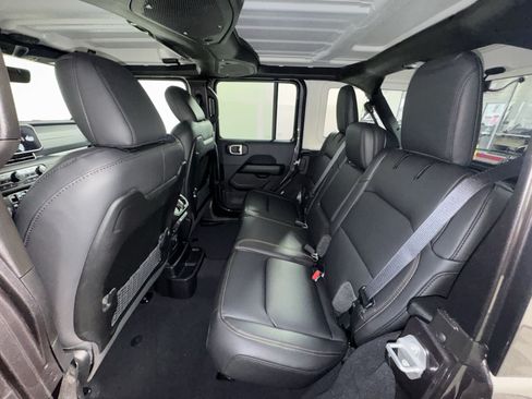 New 2026 Jeep Wrangler Unlimited Sahara AWD/4WD image 24