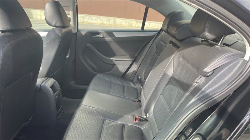 Used 2016 Volkswagen Jetta GLI SE FWD image 14