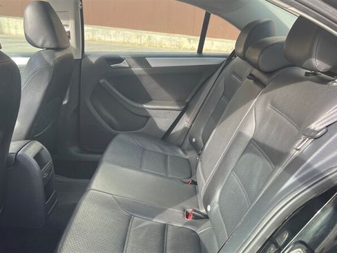Used 2016 Volkswagen Jetta GLI SE FWD image 14