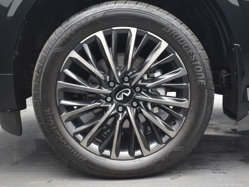 Used 2025 INFINITI QX80 Autograph w/ Autograph Exterior Package image 9