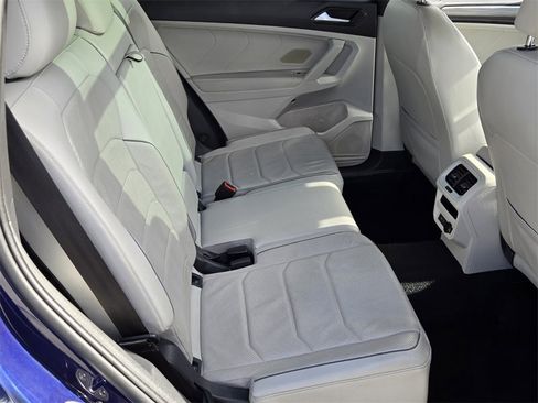 Used 2022 Volkswagen Tiguan SEL R-Line image 16