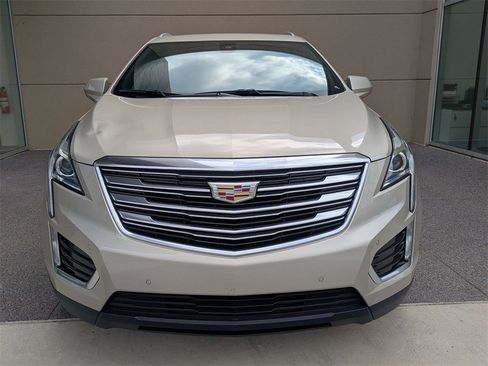 Used 2017 Cadillac XT5 Luxury w/ Driver Awareness Package image 9