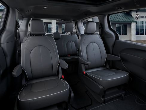 New 2026 Chrysler Pacifica Limited AWD/4WD image 18