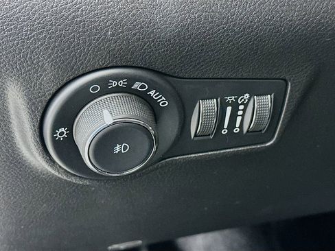 Certified 2024 Jeep Compass Limited image 17