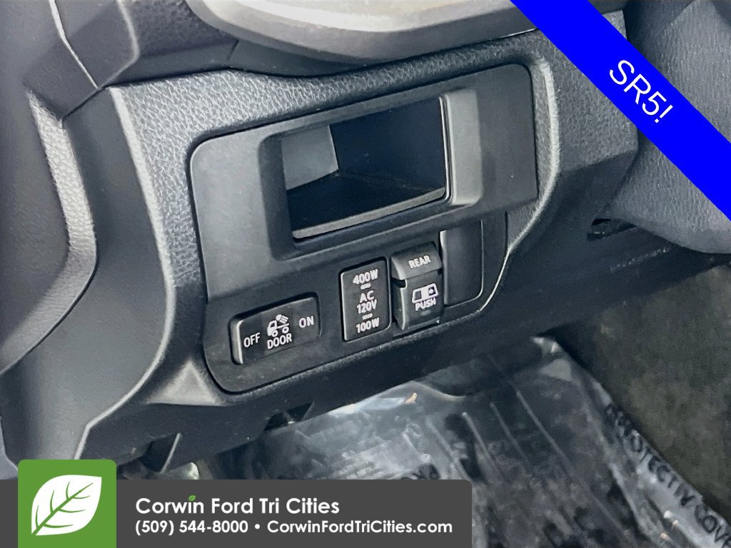 Used 2017 Toyota Tacoma SR5 AWD/4WD image 19