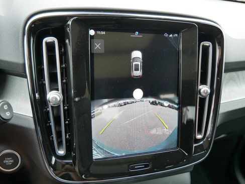 New 2026 Volvo XC40 B5 Core w/ Climate Package AWD/4WD image 10