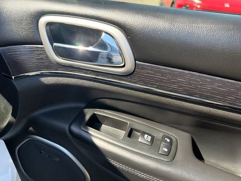 Used 2018 Jeep Grand Cherokee High Altitude AWD/4WD image 31