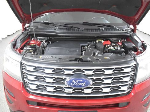 Used 2016 Ford Explorer XLT AWD/4WD image 31