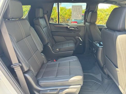 Used 2025 Chevrolet Tahoe High Country AWD/4WD image 22