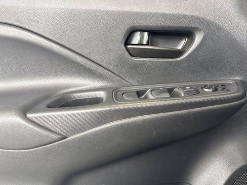 Used 2020 Nissan Versa S FWD image 11