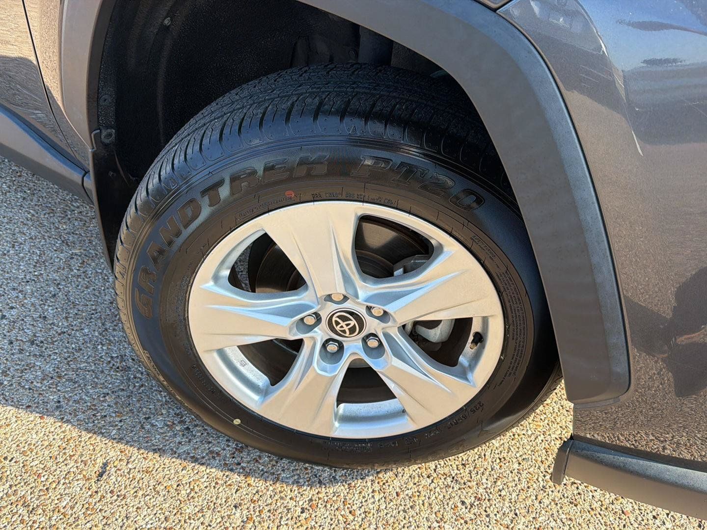 Certified 2022 Toyota RAV4 XLE FWD image 9