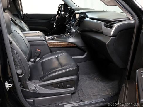 Used 2020 Chevrolet Suburban LT AWD/4WD image 34
