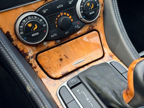 Used 2011 Mercedes-Benz SL 550 image 45