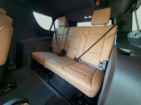 Used 2023 Cadillac Escalade ESV Premium Luxury w/ LPO, Radiant Package AWD/4WD image 22
