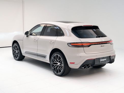 Certified 2026 Porsche Macan AWD/4WD image 3
