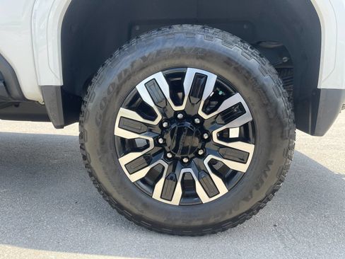 Used 2024 GMC Sierra 3500 Denali Ultimate AWD/4WD image 32