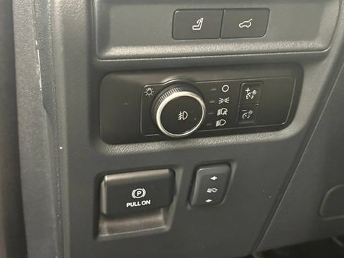 Used 2023 Ford Expedition Limited AWD/4WD image 18