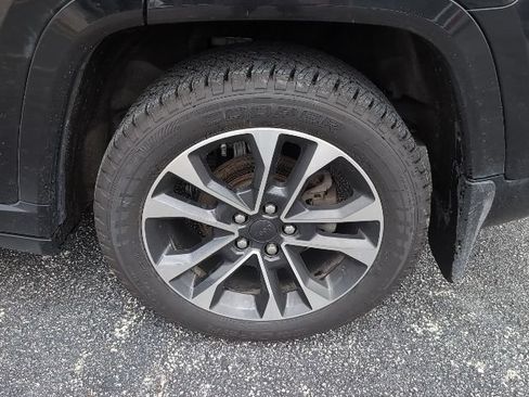 Used 2023 Jeep Grand Cherokee Overland w/ Rear Seat Video Group I AWD/4WD image 7