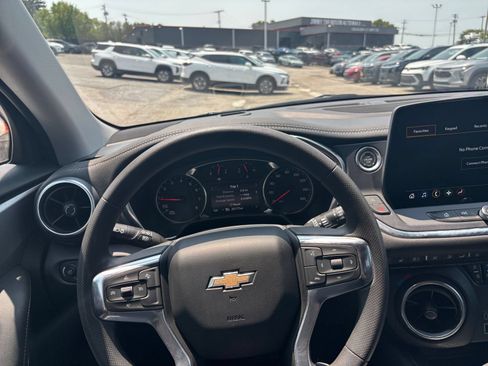 Used 2025 Chevrolet Blazer LT FWD image 29