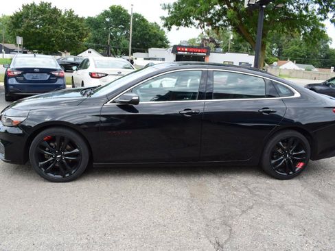 Used 2018 Chevrolet Malibu LT w/ Leather Package FWD image 9