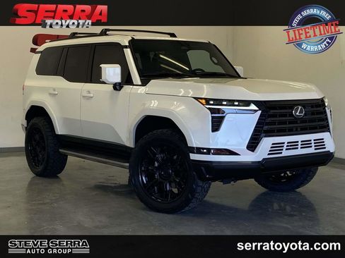 Used 2024 Lexus GX 550 w/ Accessory Package (2T) image 1