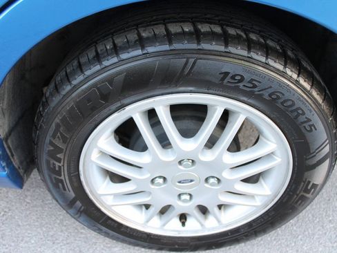 Used 2010 Ford Focus SE FWD image 13