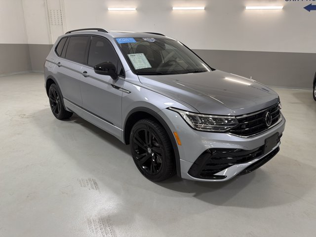 Certified 2024 Volkswagen Tiguan SE R-Line AWD/4WD image 4