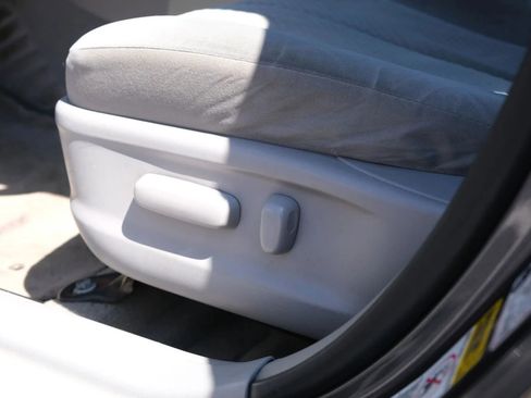 Used 2009 Toyota Camry image 25