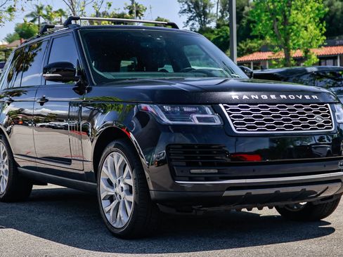 Used 2021 Land Rover Range Rover Westminster Edition image 3