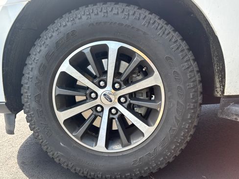 Used 2018 Ford Expedition XLT w/ Equipment Group 201A RWD image 9