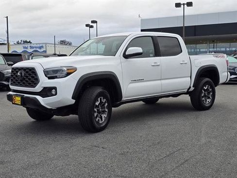 Used 2022 Toyota Tacoma TRD Off-Road image 3