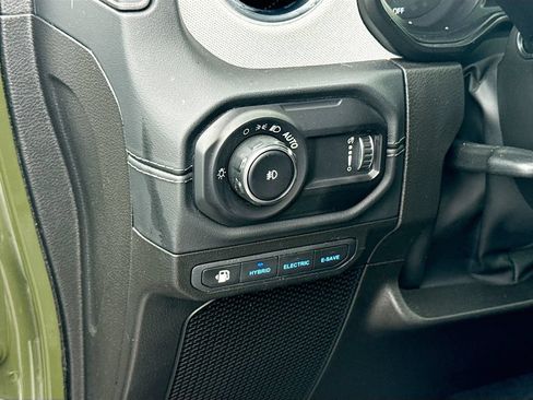 Used 2024 Jeep Wrangler Unlimited Sahara w/ Technology Group AWD/4WD image 11