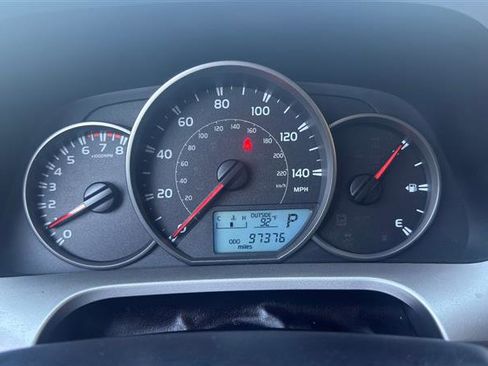 Used 2016 Toyota RAV4 LE FWD image 27
