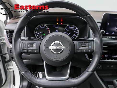 Used 2022 Nissan Rogue SV w/ SV Premium Package image 18