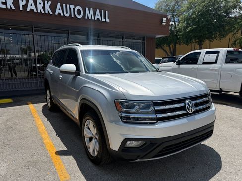 Used 2018 Volkswagen Atlas SE image 3
