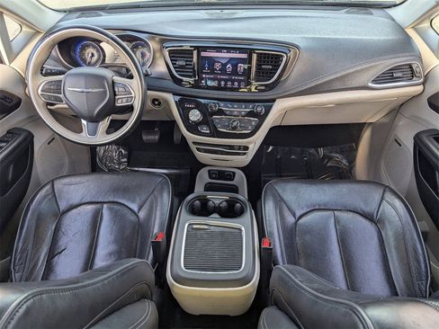 Used 2018 Chrysler Pacifica Limited w/ Advanced Safetytec Group image 12