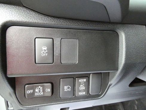 Used 2023 Toyota Tacoma TRD Sport image 24