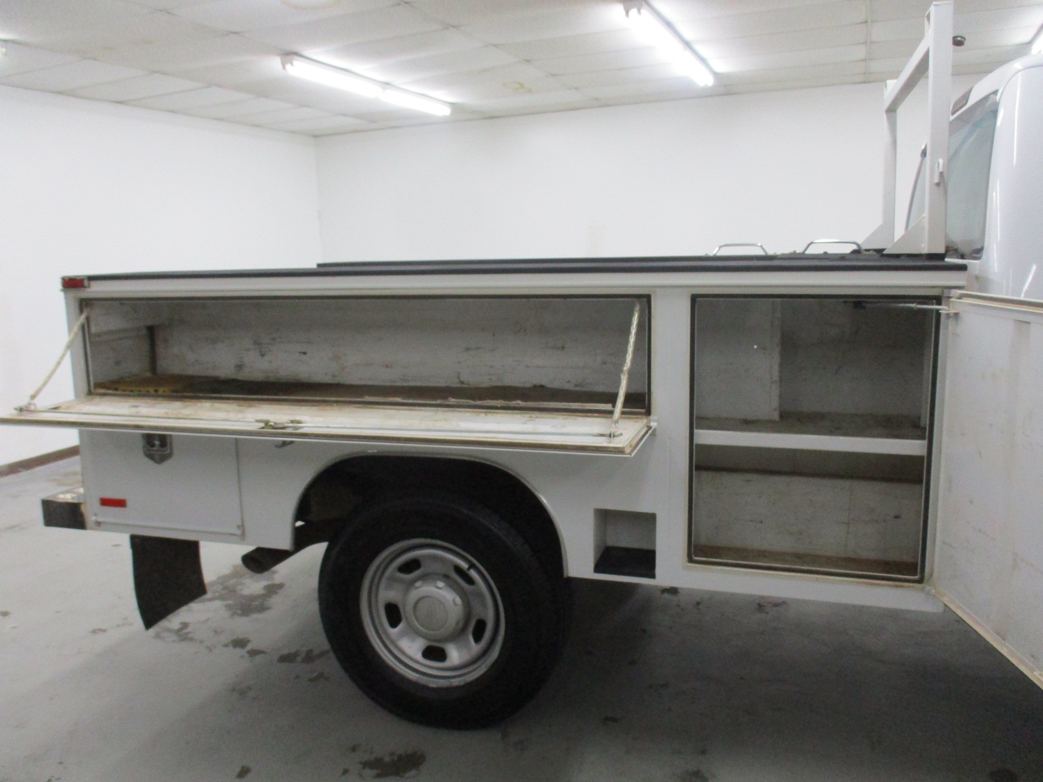 Used 2016 Ford F350 XL w/ Power Equipment Group AWD/4WD image 9