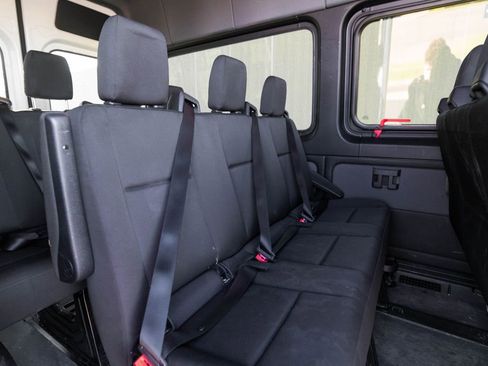Used 2024 Mercedes-Benz Sprinter 2500 image 31