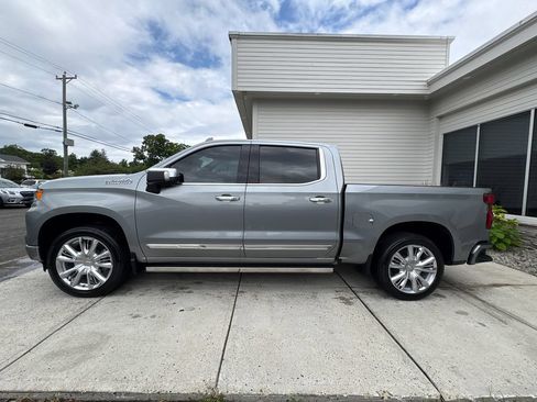 Used 2023 Chevrolet Silverado 1500 High Country w/ Technology Package AWD/4WD image 12