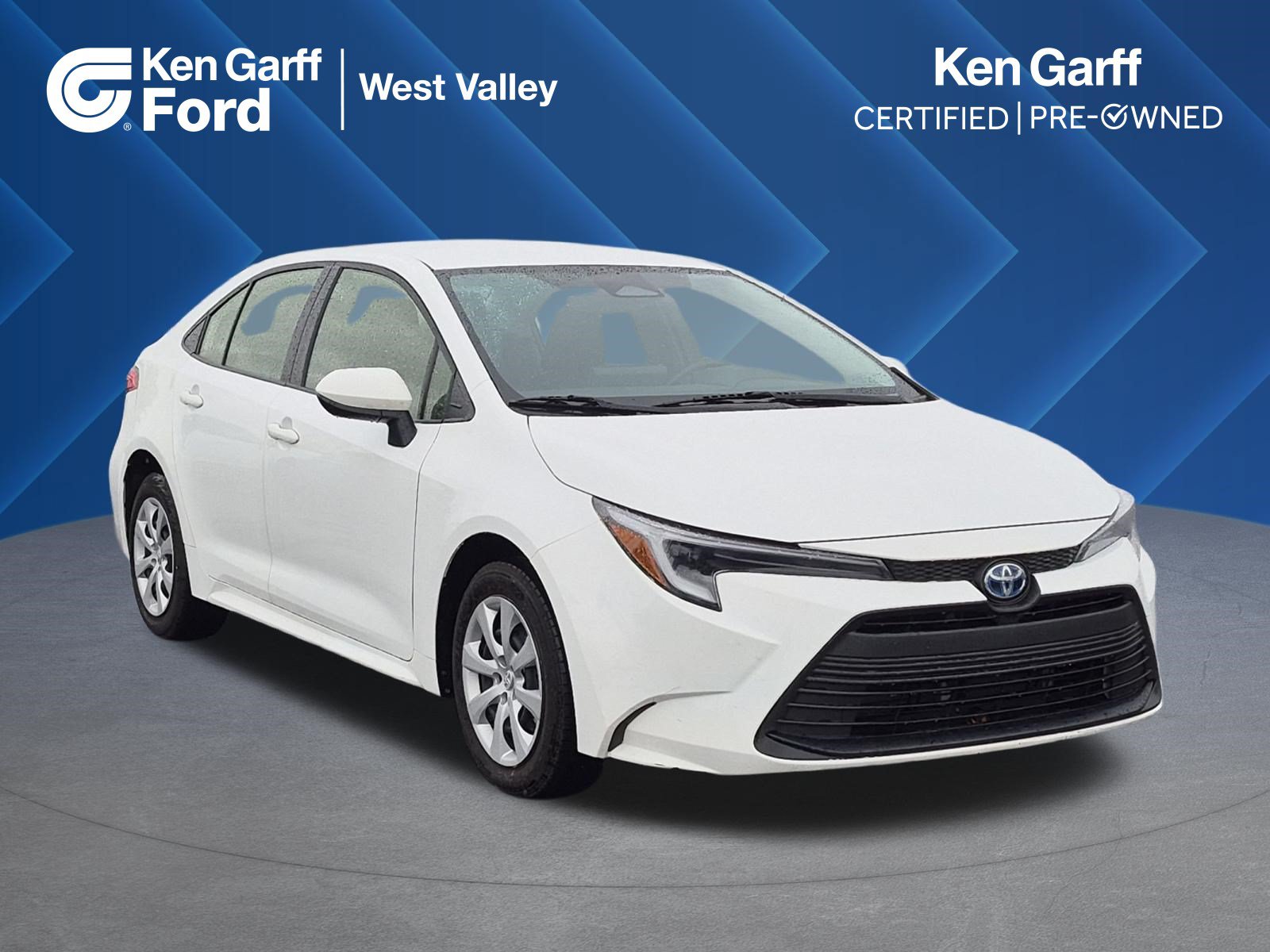 Used 2025 Toyota Corolla LE FWD image 1