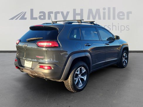 Used 2016 Jeep Cherokee Trailhawk w/ Cold Weather Group image 6