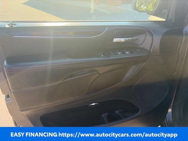 Used 2018 Dodge Grand Caravan GT FWD image 5
