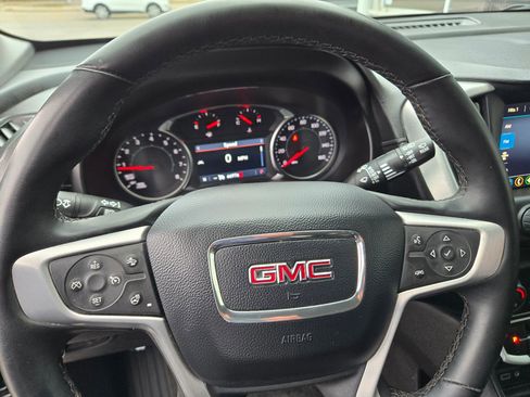 Used 2024 GMC Terrain SLT image 42