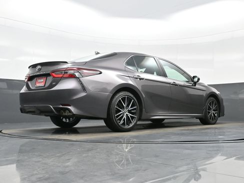 Used 2024 Toyota Camry SE image 30