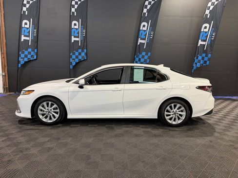 Used 2022 Toyota Camry LE FWD image 2