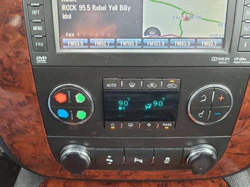 Used 2012 Chevrolet Avalanche LTZ image 15