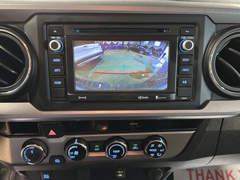 Used 2017 Toyota Tacoma SR5 w/ Tow Package AWD/4WD image 18