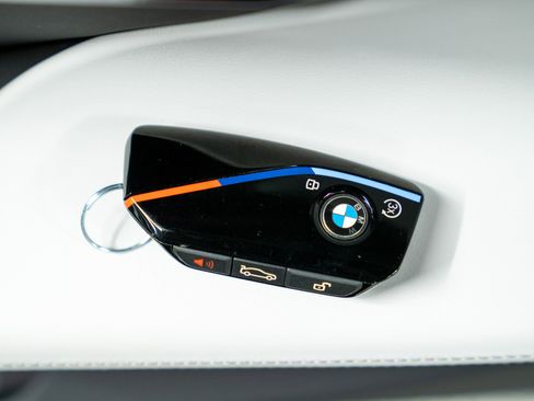 Used 2025 BMW M5 -Carbon Ceramic Brakes, Execut w/ Carbon Package image 20